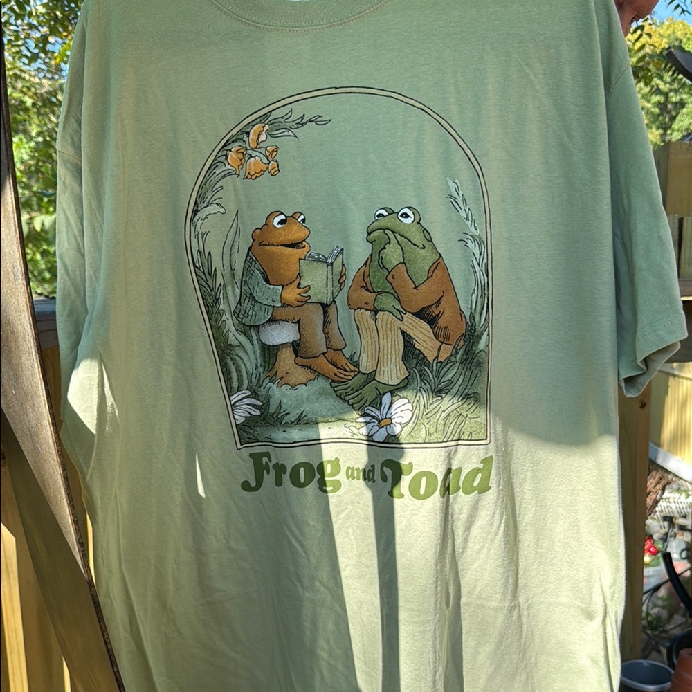Men’s/Women NWT Classic T-Shirt from 1970’s “Frog & Toad size 2x  (4avail)